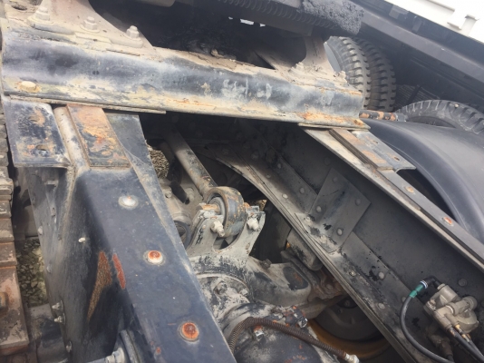 10 ล้อหัวลาก 320 แรง ปี2549 แม็คโหลดแล้ว ไมล์ 5แสน รถสวยเดิมๆ