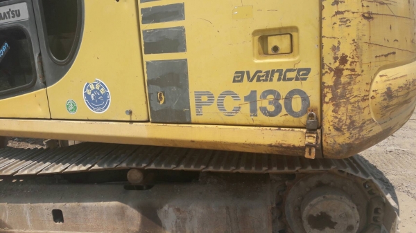 ขายด่วน รถแม็คโคร KOMATSU PC130-6 สภาพสวยพร้อมใช้งาน เครื่องปั้มดี ไฟฟ้าครบ สภาพเก่านอก โซ่ล่วงล่างเต็ม รถพร้อมทำงาน เอกสารใบอินวอยซ์