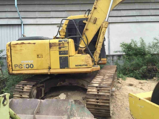 ขายด่วน รถแม็คโคร KOMATSU PC130-6 สภาพสวยพร้อมใช้งาน เครื่องปั้มดี ไฟฟ้าครบ สภาพเก่านอก โซ่ล่วงล่างเต็ม รถพร้อมทำงาน เอกสารใบอินวอยซ์