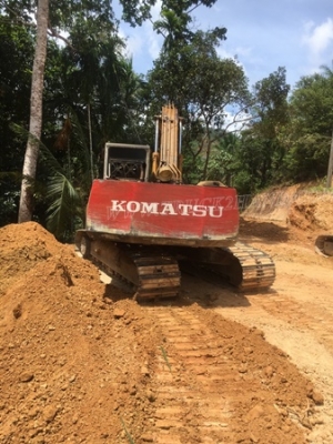 Komatsu pc200 รุ่น5 ไฟฟ้าเต็ม มีเล่มทะเบียน Komatsu pc200 รุ่น5 ไฟฟ้าเต็ม มีเล่มทะเบียน