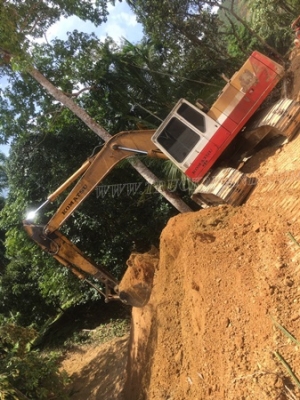 Komatsu pc200 รุ่น5 ไฟฟ้าเต็ม มีเล่มทะเบียน