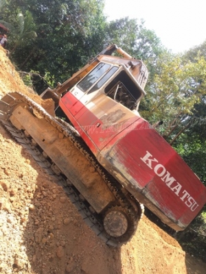 Komatsu pc200 รุ่น5 ไฟฟ้าเต็ม มีเล่มทะเบียน