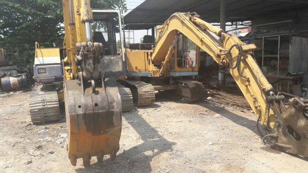 ขายด่วน รถแม็คโคร KOMATSU PC60-6 สภาพสวยพร้อมใช้งาน เครื่องปั้มดีเยี่ยม โซ่ช่วงล่างสวย ระบบสมบูรณ์พร้อมทำงาน เอกสารใบอินวอยซ์