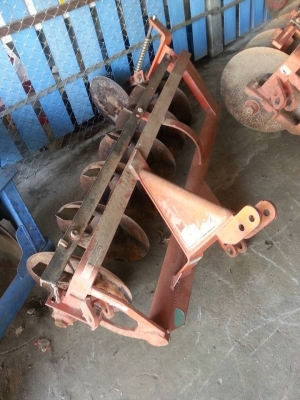 ผานไถใช้สำหรับรถ 30 -40 แรงครับ อยู่กันทรลักษ์ ศรีสะเกษ โทร.0816004753 ครับ