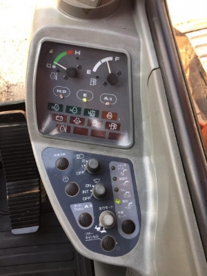 ขายรถแบคโฮ HITACHI EX135USR มีลายหัวกระแทก รถนอกนำเข้าเองจากญี่ปุ่น สภาพสวยพร้อมใช้งาน มีVDOการทำงานครับ