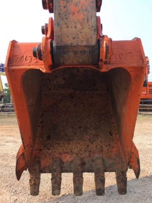 ขายรถแบคโฮ HITACHI EX135USR มีลายหัวกระแทก รถนอกนำเข้าเองจากญี่ปุ่น สภาพสวยพร้อมใช้งาน มีVDOการทำงานครับ