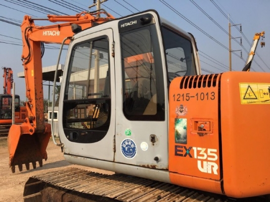 ขายรถแบคโฮ HITACHI EX135USR มีลายหัวกระแทก รถนอกนำเข้าเองจากญี่ปุ่น สภาพสวยพร้อมใช้งาน มีVDOการทำงานครับ
