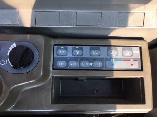 ขายรถแบคโฮ HITACHI EX135USR มีลายหัวกระแทก รถนอกนำเข้าเองจากญี่ปุ่น สภาพสวยพร้อมใช้งาน มีVDOการทำงานครับ