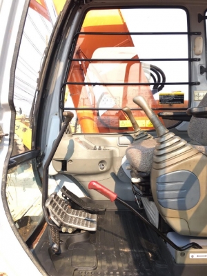 ขายรถแบคโฮ HITACHI EX135USR มีลายหัวกระแทก รถนอกนำเข้าเองจากญี่ปุ่น สภาพสวยพร้อมใช้งาน มีVDOการทำงานครับ