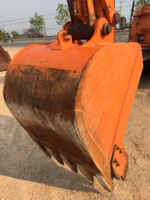 ขายรถแบคโฮ HITACHI EX135USR มีลายหัวกระแทก รถนอกนำเข้าเองจากญี่ปุ่น สภาพสวยพร้อมใช้งาน มีVDOการทำงานครับ