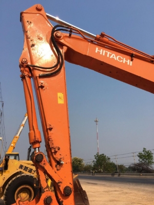 ขายรถแบคโฮ HITACHI EX135USR มีลายหัวกระแทก รถนอกนำเข้าเองจากญี่ปุ่น สภาพสวยพร้อมใช้งาน มีVDOการทำงานครับ