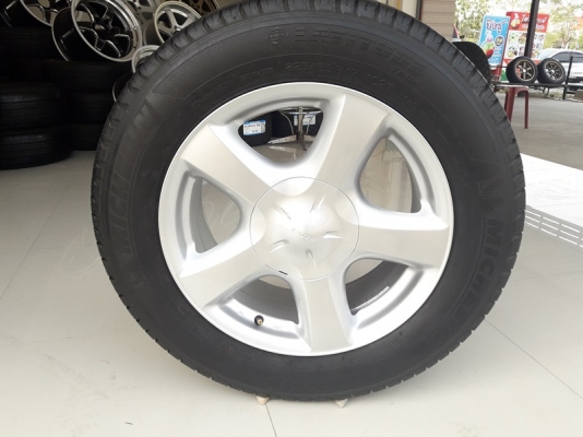 ล้อISUZU V Cross ขอบ17  ยาง 225.65.17 ปี12  4 ล้อ