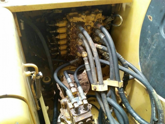 ขายรถแบคโฮ KOMATSU PC100-6E แอร์ไฟฟ้า เอกสารพร้อม สนใจโทร 081-970-1072