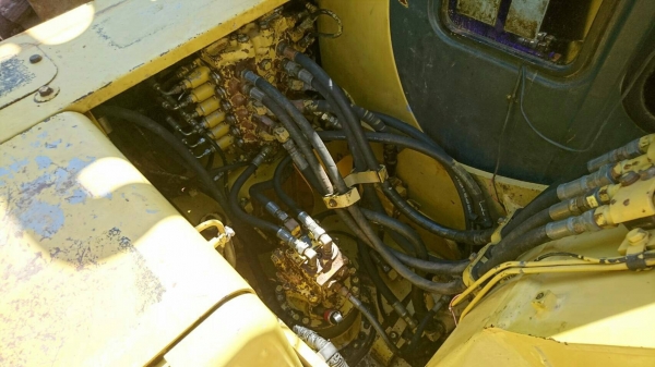 ขายรถแบคโฮ KOMATSU PC100-6E แอร์ไฟฟ้า เอกสารพร้อม สนใจโทร 081-970-1072