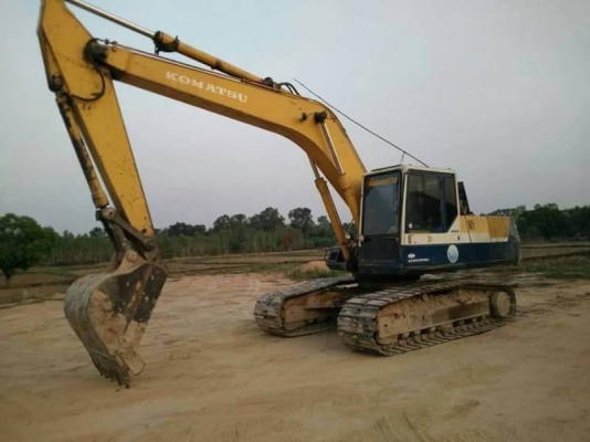 KOMATSU PC200-5 ไฟฟ้าครบ 695,000  บาท เครื่องดี ปั้มดี โช่หนา เอวแน่น ช่วงล่างเต็ม แอร์มี เอกสารเล่มทะเบียน  รถอยู่ จ.ร้อยเอ็ด โทร 093-3376797 อ๊อฟ 101 ไอดีไลน์ ja5657