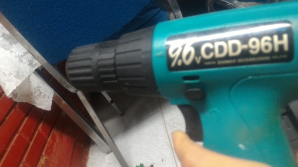 800บาทชุดสว่านแบตเตอรี่9.6V.ยี่ห้อ CDD-96Hมีแบต1้ก้อนแท่นชารท์ใช้ไฟ100V.(แบตเสื่อม) 800บาทชุดสว่านแบตเตอรี่9.6V.ยี่ห้อ CDD-96Hมีแบต1้ก้อนแท่นชารท์ใช้ไฟ100V.(แบตเสื่อม)