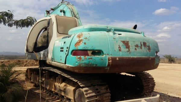 ขาย 495,000 KOBELCO sk 220-5 super เล่มทะเบียน ไฟฟ้าครบ เครื่องดี ปั้มแรง เอวแน่น ช่วงล่างใหม่ รถพร้อมใช้ รถอยู่ อุดร 090-772-3710 090-772-3708