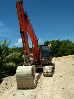 ขายรถแบคโฮ HITACHI ZX120-1 ทำงาน 12420ชั่วโมง สวยเดิม สนใจโทร 081-970-1072