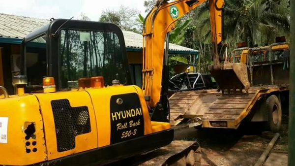 ขายรถแบคโฮ HYUNDAI ROLLBACK 550-3 ไมล์ 2000 ชม.ราคา 550000