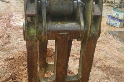 ขายรถแบคโฮ KOMATSU PC120-3 พร้อมหัวคีปไม้กับบุ้งกี๋ ราคา 420000 ขายรถแบคโฮ KOMATSU PC120-3 พร้อมหัวคีปไม้กับบุ้งกี๋ ราคา 420000