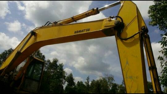 ขายรถแบคโฮ KOMATSU PC200-6 เอกสารเล่ม ระบบไฟเต็ม ราคา 750000 ขายรถแบคโฮ KOMATSU PC200-6 เอกสารเล่ม ระบบไฟเต็ม ราคา 750000