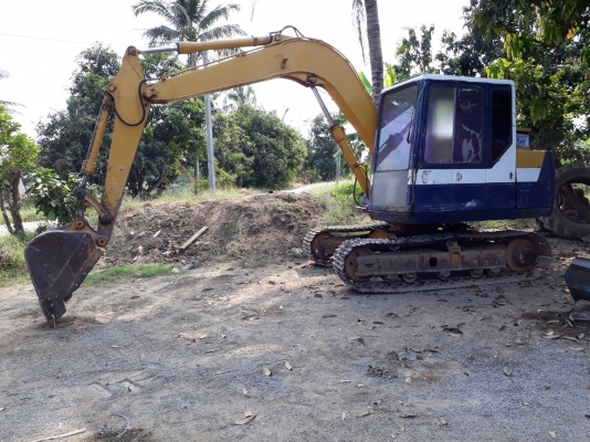 ขายรถแบคโฮ KOMATSU PC60-6 เอกสารอินวอย ระบบไฟเต็ม ราคา 450000