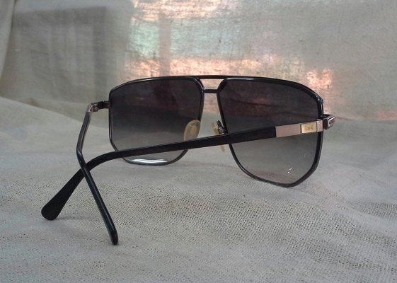 แว่นตาซุปเปอร์แบรนด์สุดหรู ฝรั่งเศส ยุค '90s Authentic CELINE handmade in France บิ๊กไซซ์! ตัวแท้! จริงใจ-ไม่จิงโจ้! แว่นตาซุปเปอร์แบรนด์สุดหรู ฝรั่งเศส ยุค '90s Authentic CELINE handmade in France บิ๊กไซซ์! ตัวแท้! จริงใจ-ไม่จิงโจ้!