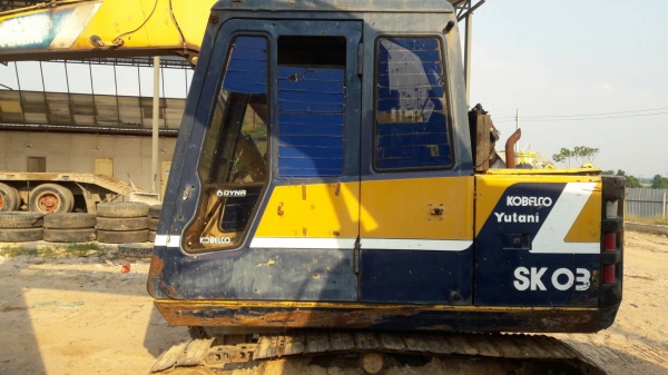 ขาย 395,000 KOBELCO sk 03-2 สภาพเก่านอก 2 ปีอิวอยท์ เครื่องดี ปั้มแรง เอวแน่น แอร์เย็น ช่วงล่างสวย รถอยู่ชลบุรี 090-772-3710 090-772-3708