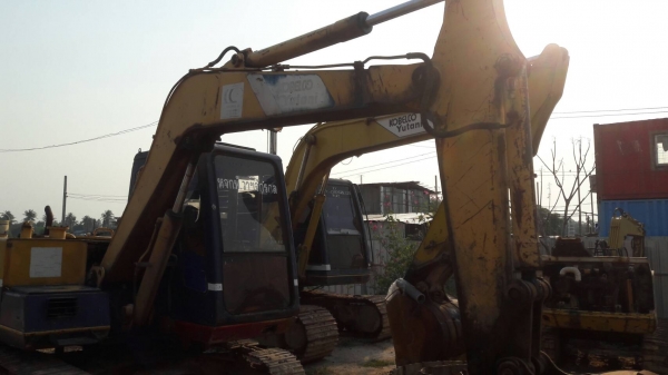 ขาย 395,000 KOBELCO sk 03-2 สภาพเก่านอก 2 ปีอิวอยท์ เครื่องดี ปั้มแรง เอวแน่น แอร์เย็น ช่วงล่างสวย รถอยู่ชลบุรี 090-772-3710 090-772-3708