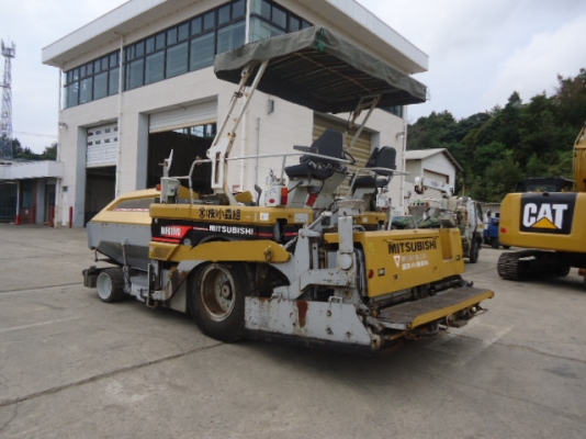 ขายรถปูยาง MF61WD ปูได้ 6 เมตร ต้องสั่งนำเข้า ขายรถปูยาง MF61WD ปูได้ 6 เมตร ต้องสั่งนำเข้า