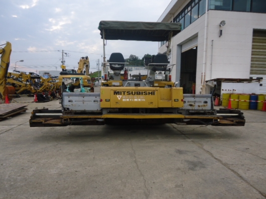 ขายรถปูยาง MF61WD ปูได้ 6 เมตร ต้องสั่งนำเข้า ขายรถปูยาง MF61WD ปูได้ 6 เมตร ต้องสั่งนำเข้า