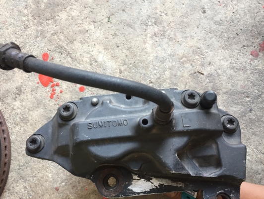 เบรคสี่ฟอด์ใหญ่พร้อมจานของtotaพาโด้