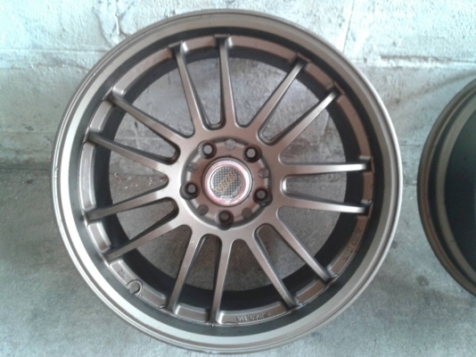 ขอบ18นิ้ว5รู114 ชุดนี้ ราคา 8900 บาท