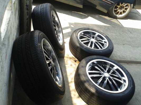 ขอบ17นิ้ว6รู พร้อมยาง ชุดนี้ ราคา 7500 บาท