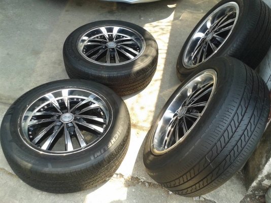 ขอบ17นิ้ว6รู พร้อมยาง ชุดนี้ ราคา 7500 บาท