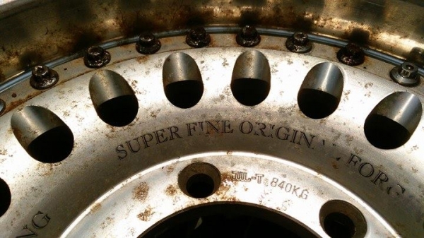 ขายล้อ  rays power volk.  15x7 et -11 6/139  แท้ๆ เก่าญี่ปุ่น ไม่เคยใช้ในไทย  น้ำหนัก 850kg ต่อวง มีปั้มที่ล้อ  พร้อมยางbf 31 "