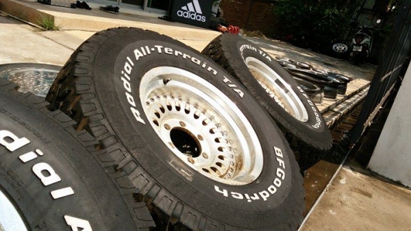 ขายล้อ  rays power volk.  15x7 et -11 6/139  แท้ๆ เก่าญี่ปุ่น ไม่เคยใช้ในไทย  น้ำหนัก 850kg ต่อวง มีปั้มที่ล้อ  พร้อมยางbf 31 "