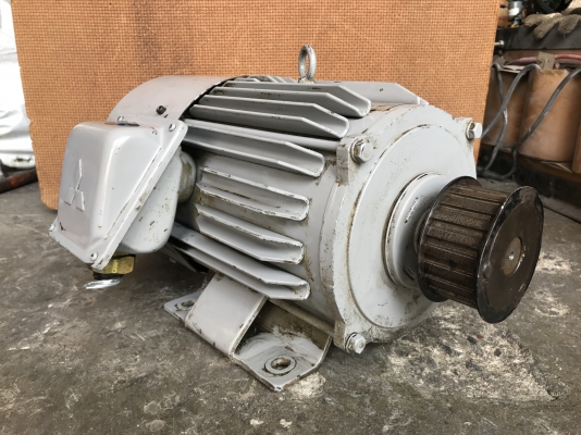 ขายมอเตอร์ Mitsubishi 5HP. 380V 1450rpm. มีระบบเบรคในตัว สภาพสวยมากเดิมๆ วิ่งนิ่ม พร้อมใช้งาน