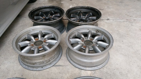 ขายล้อกล้วย  ขอบ14"  หน้า 6" et -1 หลัง7" et 10 4/114 .สีเดิมๆญี่ปุ่น  หน้าตืนหลังลึก  มีเบียด1วง นอกนั้นสวยๆครับ  แท้ญี่ปุ่นมีปั้มครับ  ยี่ห้อ magroad