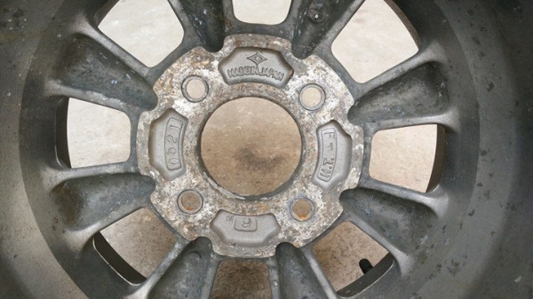 ขายล้อกล้วย  ขอบ14"  หน้า 6" et -1 หลัง7" et 10 4/114 .สีเดิมๆญี่ปุ่น  หน้าตืนหลังลึก  มีเบียด1วง นอกนั้นสวยๆครับ  แท้ญี่ปุ่นมีปั้มครับ  ยี่ห้อ magroad