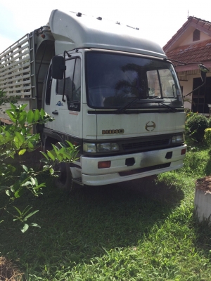 รถฮีโน่ 6 ล้อ รั้ว ( ไม่ดั้ม ) FF1J 220 แรงม้า. ปี 45. สนใจติดต่อ 081 - 6079515