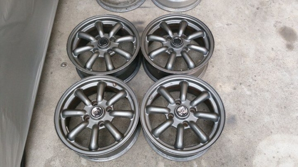 ขายล้อกล้วย  ขอบ14"  หน้า 6" et -1 หลัง7" et 10 4/114 .สีเดิมๆญี่ปุ่น  หน้าตืนหลังลึก  มีเบียด1วง นอกนั้นสวยๆครับ  แท้ญี่ปุ่นมีปั้มครับ  ยี่ห้อ magroad