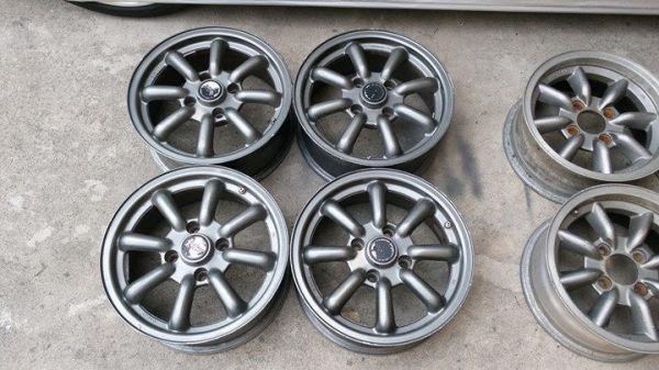 ขายล้อกล้วย  ขอบ14"  หน้า 6" et -1 หลัง7" et 10 4/114 .สีเดิมๆญี่ปุ่น  หน้าตืนหลังลึก  มีเบียด1วง นอกนั้นสวยๆครับ  แท้ญี่ปุ่นมีปั้มครับ  ยี่ห้อ magroad