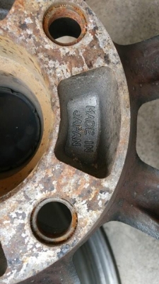 ขายล้อกล้วย  ขอบ14"  หน้า 6" et -1 หลัง7" et 10 4/114 .สีเดิมๆญี่ปุ่น  หน้าตืนหลังลึก  มีเบียด1วง นอกนั้นสวยๆครับ  แท้ญี่ปุ่นมีปั้มครับ  ยี่ห้อ magroad