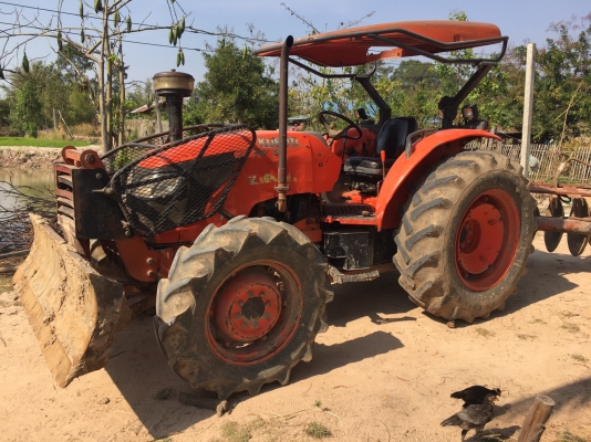 KUBOTA M7040 ราคา 345,000 บาท ปี 52 เครื่องดี เกียร์ดี. (ใบมีด หาง 7) เอกสารเล่มทะเบียน