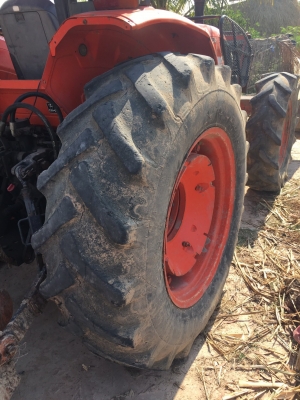 KUBOTA M7040 ราคา 345,000 บาท ปี 52 เครื่องดี เกียร์ดี. (ใบมีด หาง 7) เอกสารเล่มทะเบียน