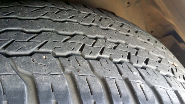ล้อแม็กDCENTI ขอบ18 กว้าง9.5/10.5 พร้อมยางดันล็อป 265/60R18 ปี16