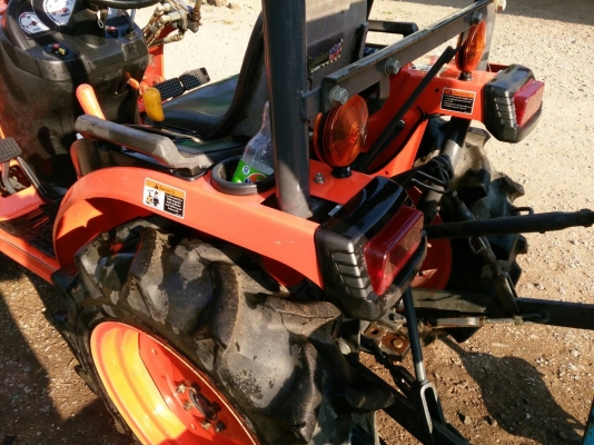 ขายรถไถ B 2420