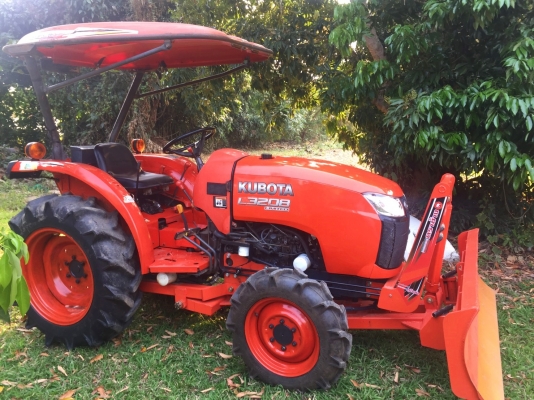 รถไถคูโบต้า L3208 Limited (4WD) มีใบมีดดันหน้าตราช้างใหม่ โรตารี่ RX162 เครื่องดี รถสวยพร้อมใช้งาน สนใจสอบถามได้ครับ