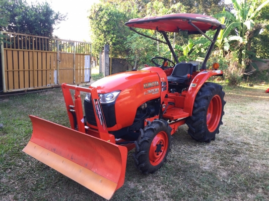 รถไถคูโบต้า L3208 Limited (4WD) มีใบมีดดันหน้าตราช้างใหม่ โรตารี่ RX162 เครื่องดี รถสวยพร้อมใช้งาน สนใจสอบถามได้ครับ